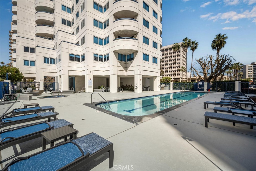 525 East Seaside Way, Unit 904 Long Beach, CA 90802 - Photo 34 of 58 a view of a building with many windows
