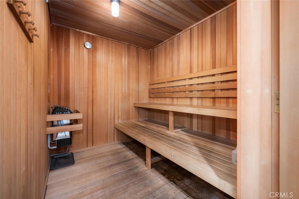 525 East Seaside Way, Unit 904 Long Beach, CA 90802 - Photo 42 of 58 Sauna!