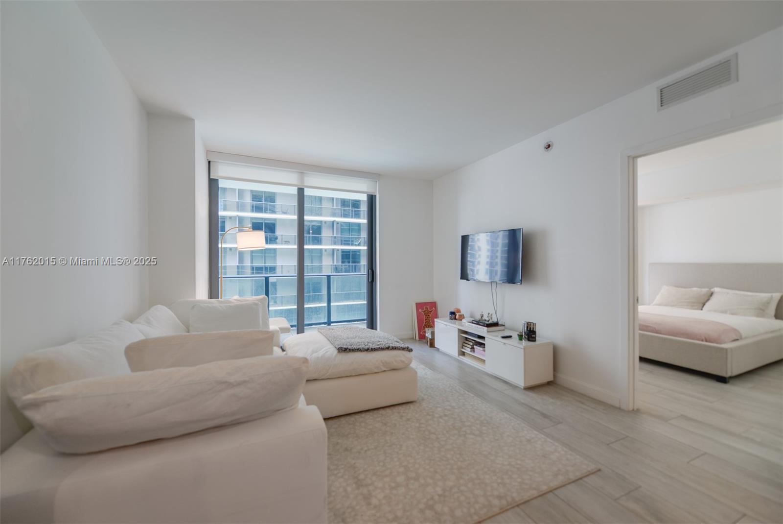 45 Southwest 9th Street, Unit 1107 Miami, FL 33130 - Photo 4 of 51