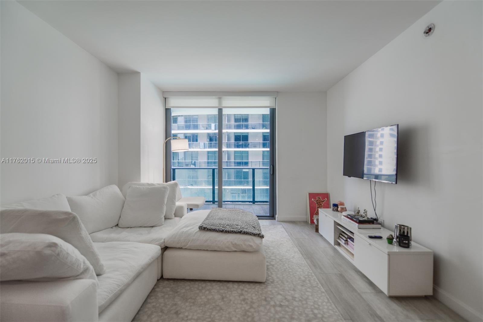 45 Southwest 9th Street, Unit 1107 Miami, FL 33130 - Photo 5 of 51