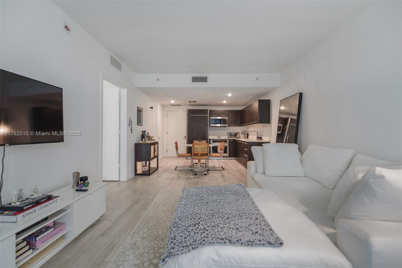45 Southwest 9th Street, Unit 1107 Miami, FL 33130 - Photo 7 of 51