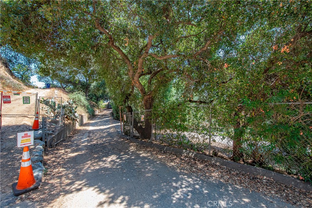 3597 Shaw Ranch Road Pasadena, CA 91107 - Photo 15 of 30 a view of outdoor space and yard