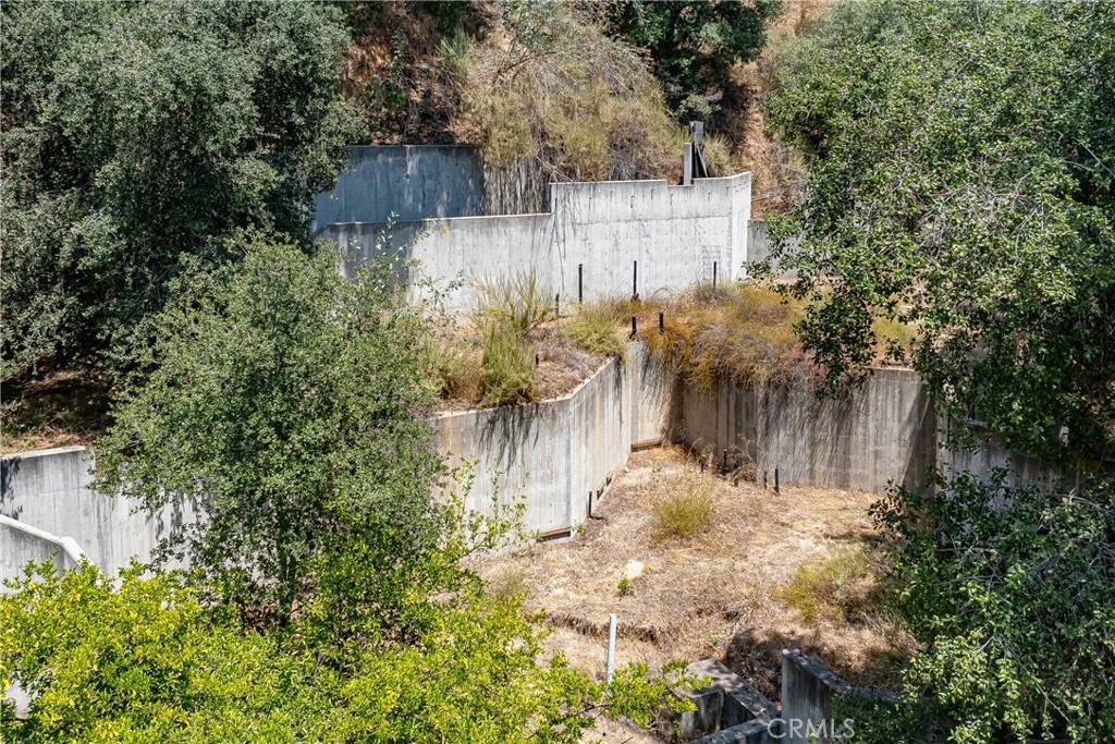 3597 Shaw Ranch Road Pasadena, CA 91107 - Photo 21 of 30 a view of backyard with green space
