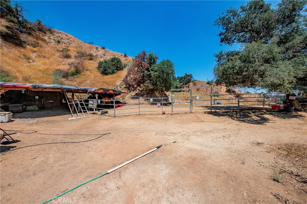 3597 Shaw Ranch Road Pasadena, CA 91107 - Photo 5 of 30 a view of outdoor space with seating