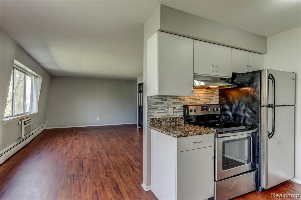 2173 Decker Road, Unit 46 Walled Lake, MI 48390 - Photo 3 of 14