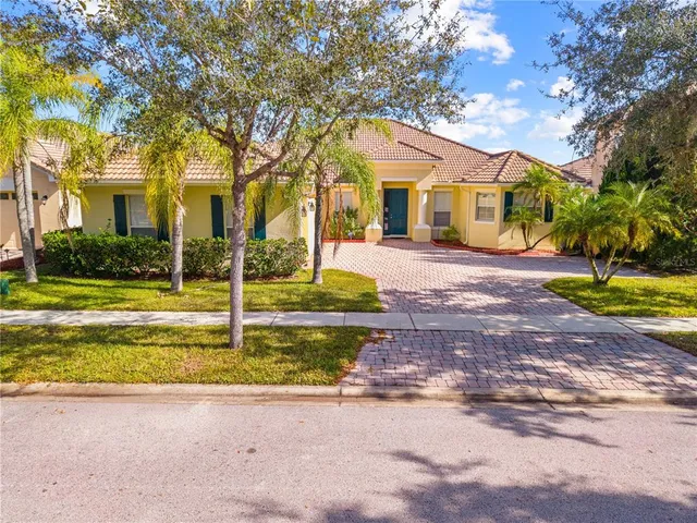 $550,000 | 3817 Golden Feather Way, Kissimmee, FL 34746