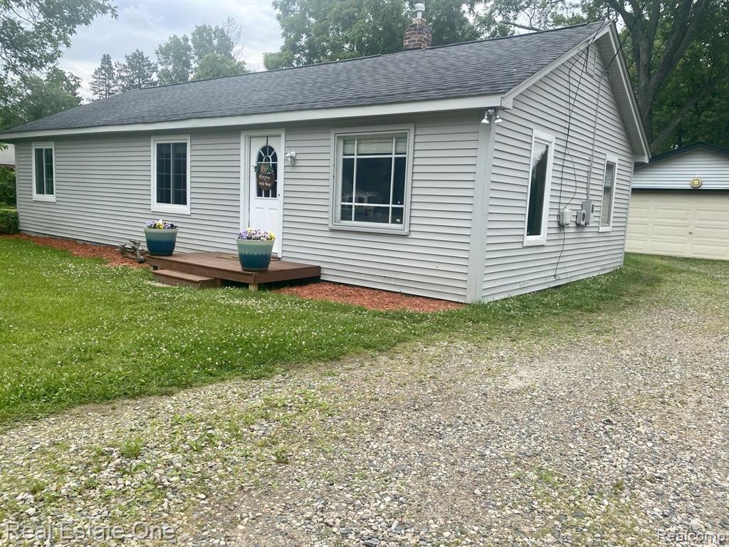 947 Grace Avenue Rochester Hills, MI 48307 - Photo 3 of 47