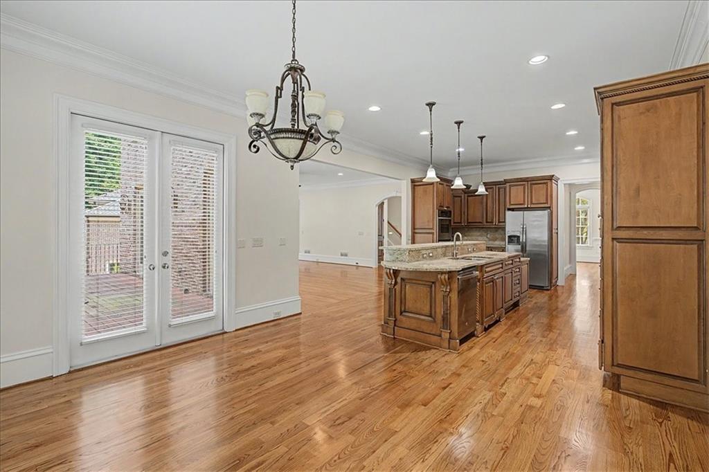 3880 Stratford Walk Circle Atlanta, GA 30342 - Photo 8 of 48