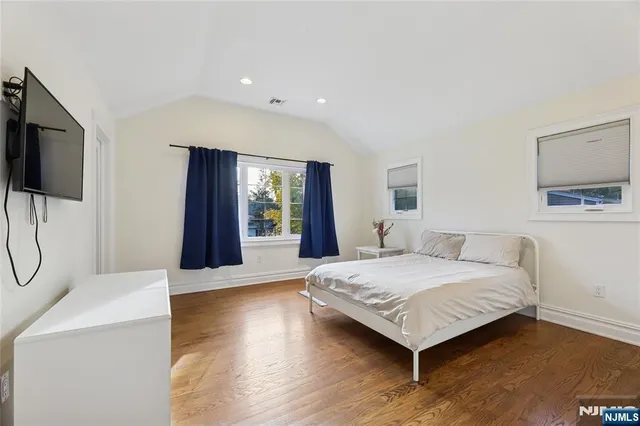 $2,200,000 | 53 Hamilton Place, Tenafly, NJ 07670