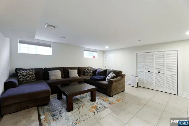 $2,200,000 | 53 Hamilton Place, Tenafly, NJ 07670