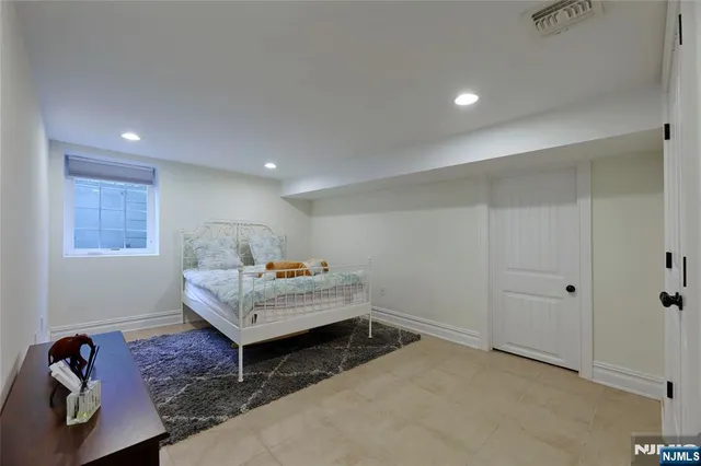 $2,200,000 | 53 Hamilton Place, Tenafly, NJ 07670