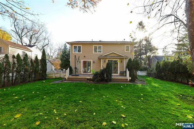 $2,200,000 | 53 Hamilton Place, Tenafly, NJ 07670