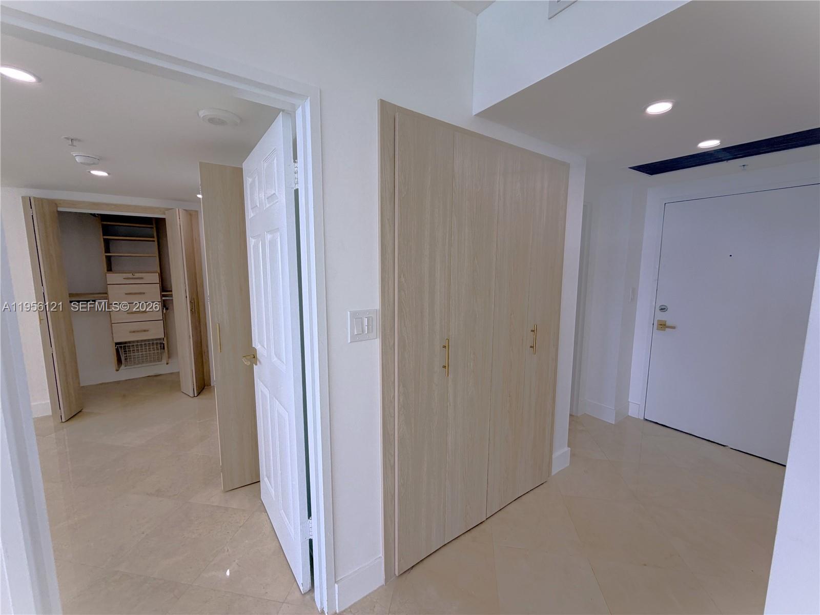 5601 Collins Avenue, Unit PH2 Miami Beach, FL 33140 - Photo 18 of 28