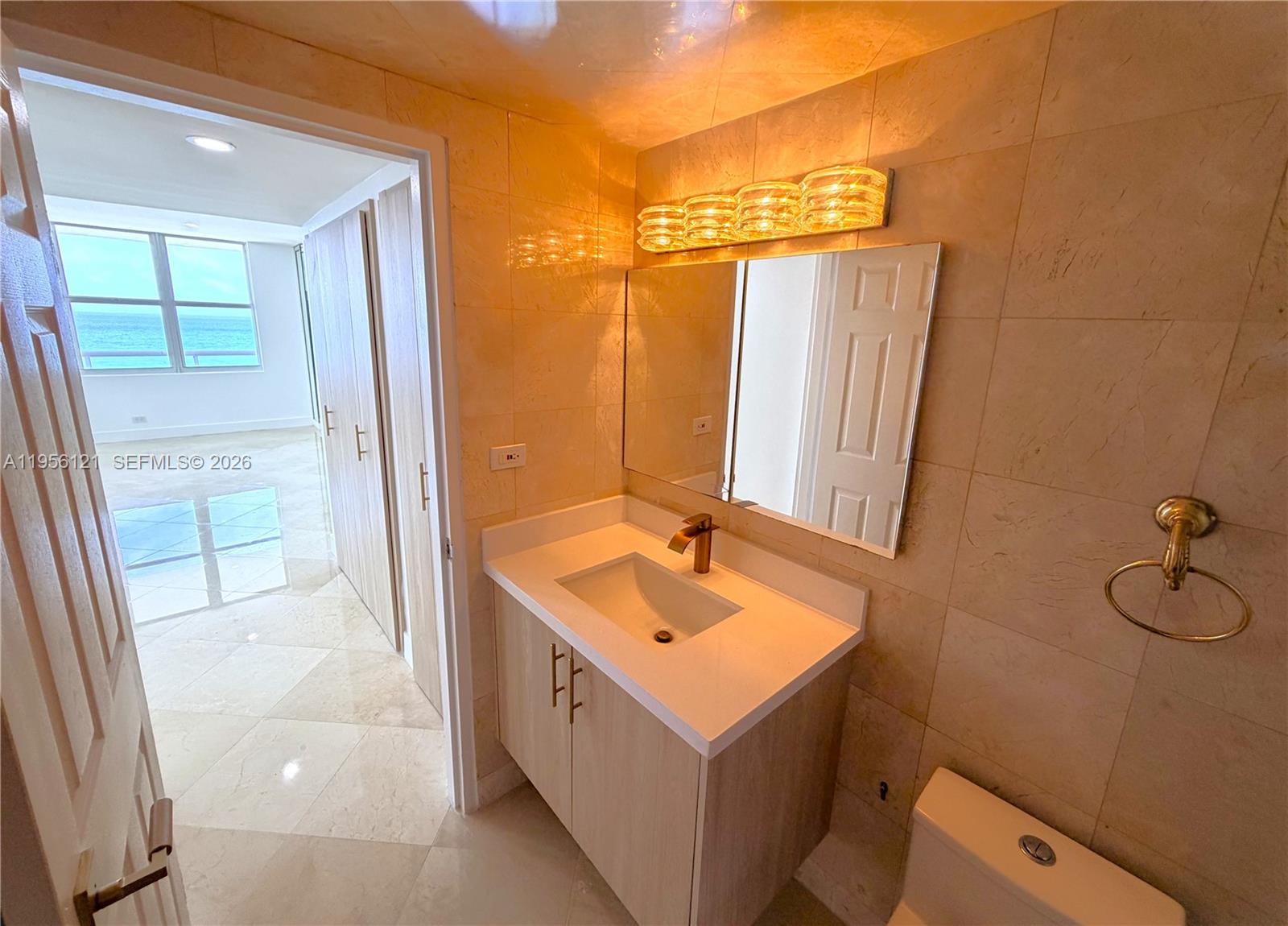 5601 Collins Avenue, Unit PH2 Miami Beach, FL 33140 - Photo 22 of 28