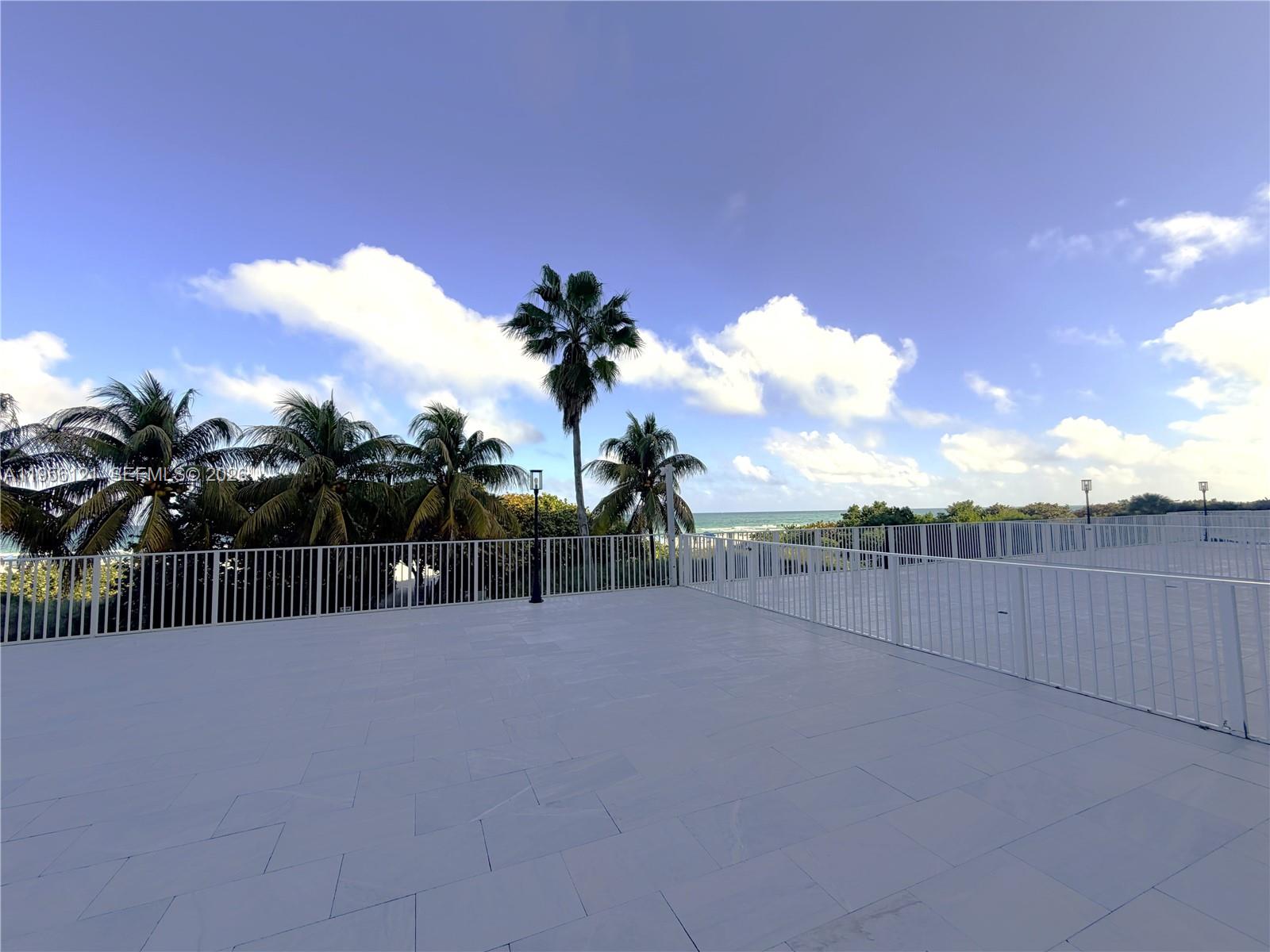 5601 Collins Avenue, Unit PH2 Miami Beach, FL 33140 - Photo 24 of 28