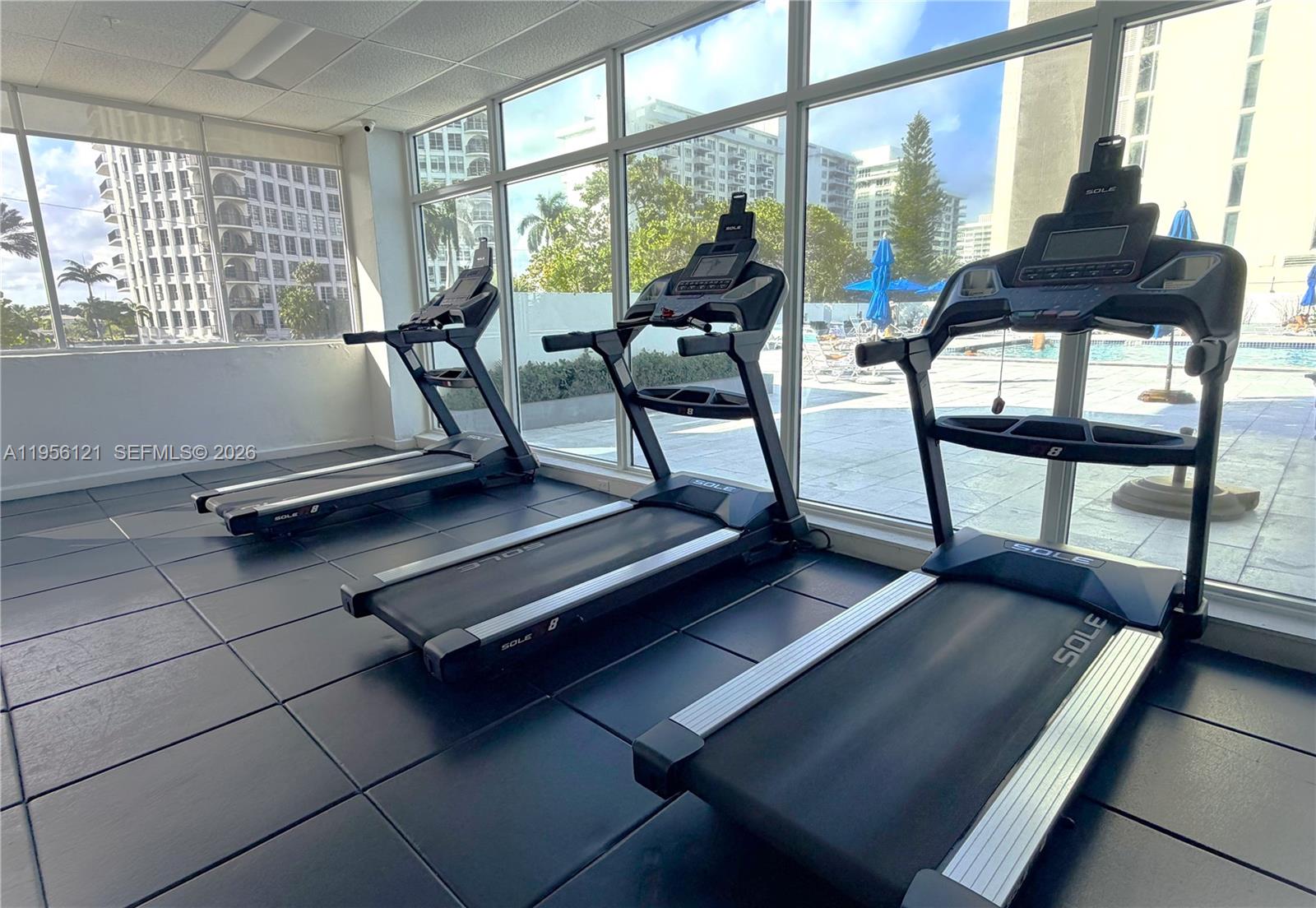 5601 Collins Avenue, Unit PH2 Miami Beach, FL 33140 - Photo 25 of 28