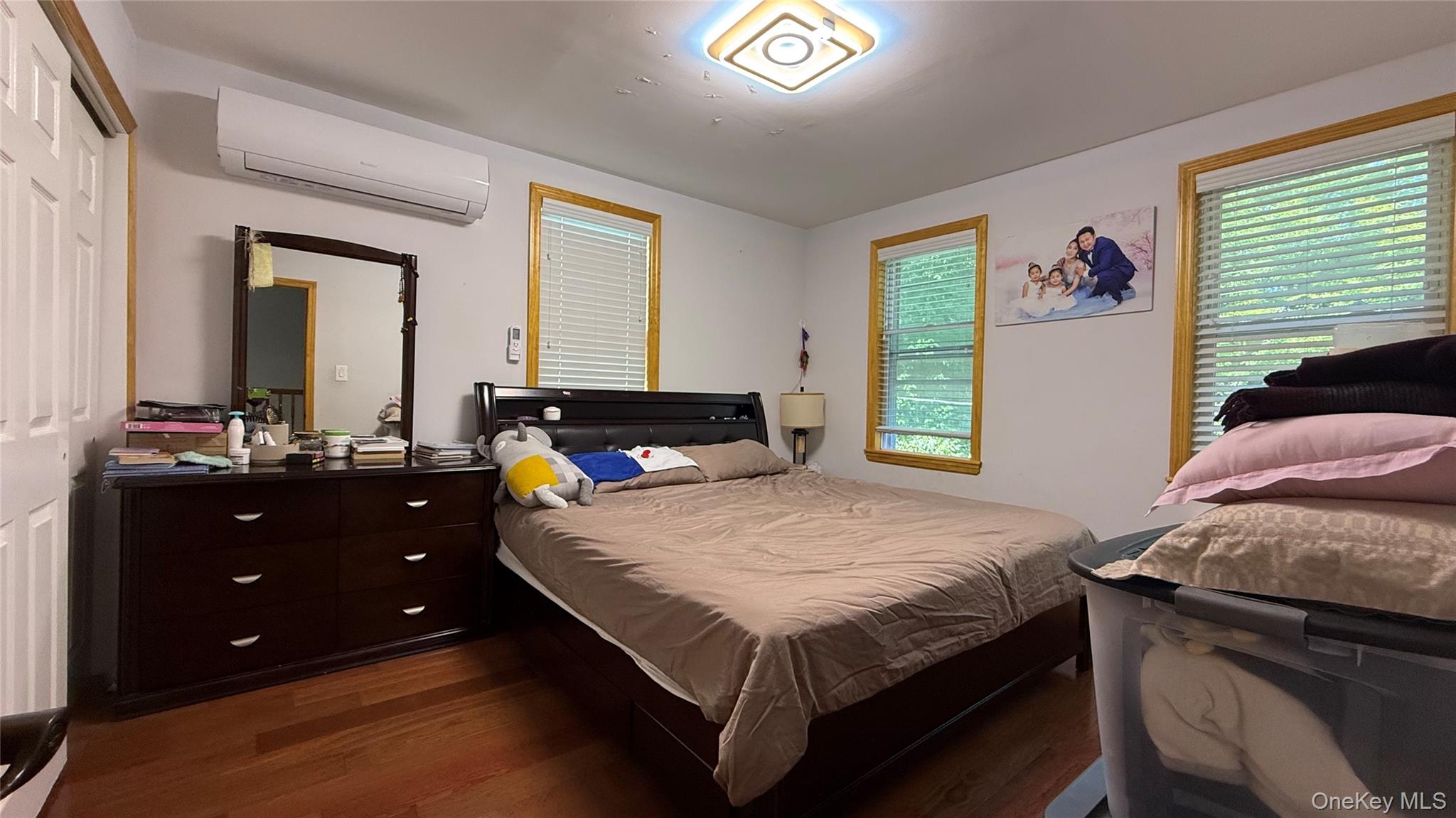 160-30 76th Road Queens, NY 11366 - Photo 4 of 10 Gallery Image 4