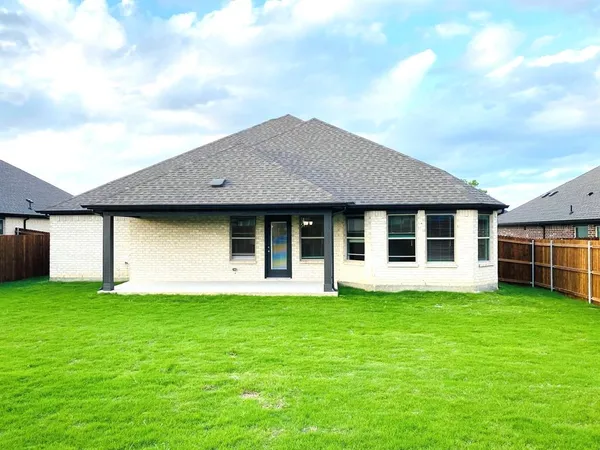 $2,850 | 116 Aucuba Lane, Waxahachie, TX 75165