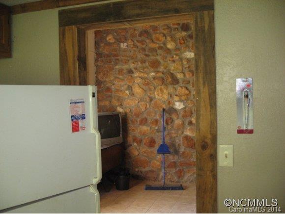 397 Clinic Road Balsam Grove, NC 28708 - Photo 8 of 11 Gallery Image 8