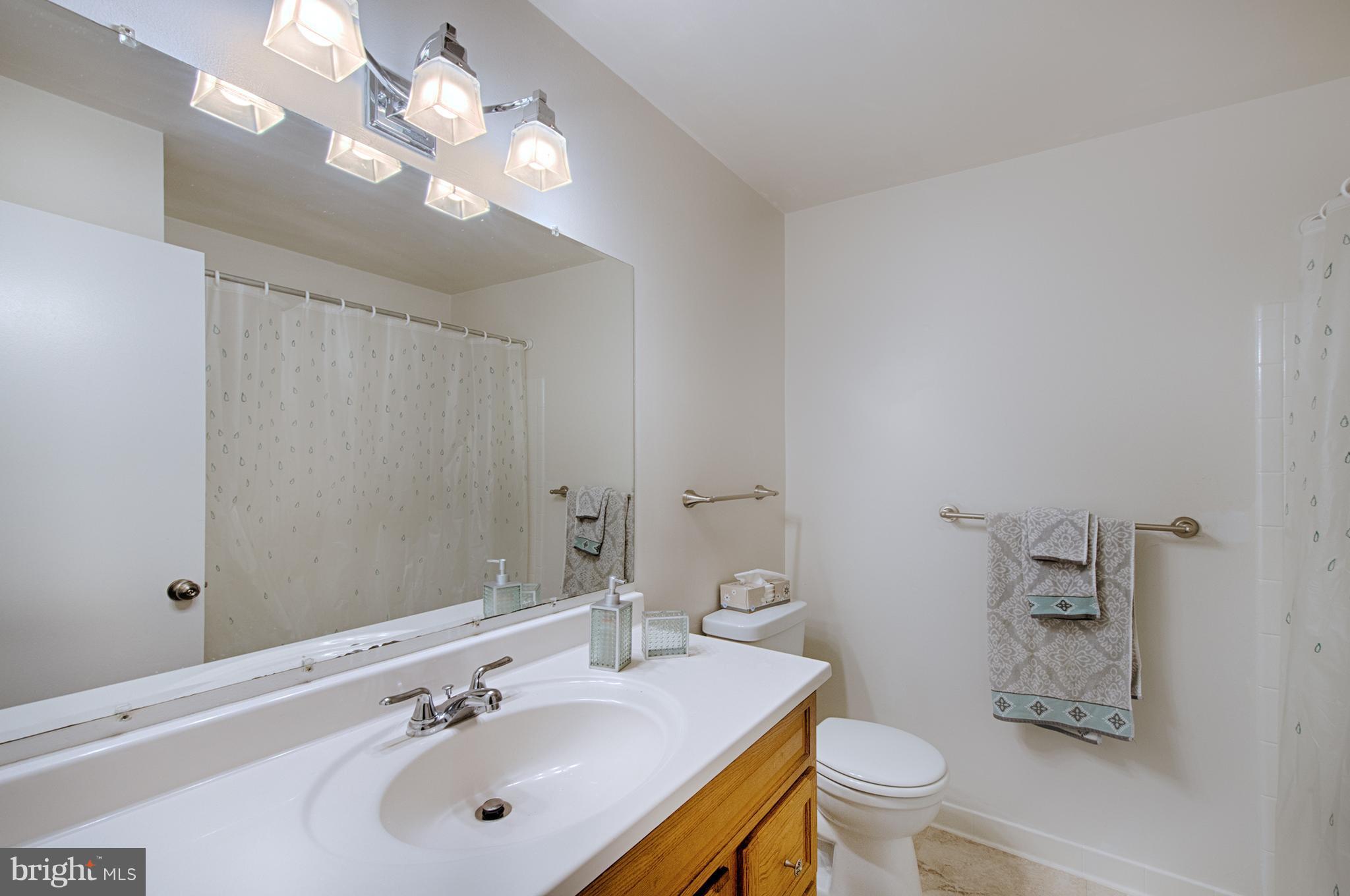 3302 Ben Valley Road Baltimore, MD 21244 - Photo 16 of 24 Bath