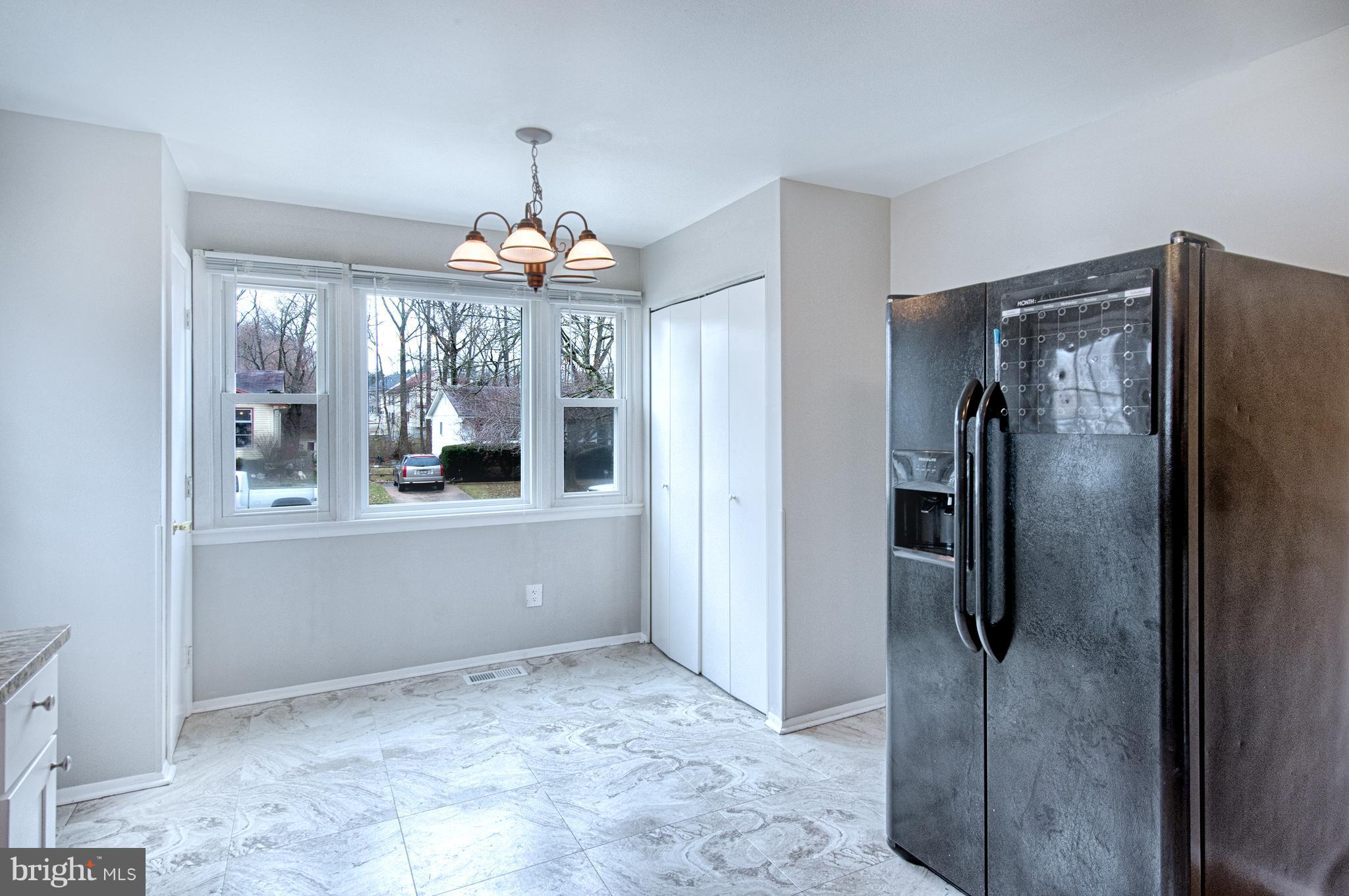 3302 Ben Valley Road Baltimore, MD 21244 - Photo 5 of 24 Kitchen