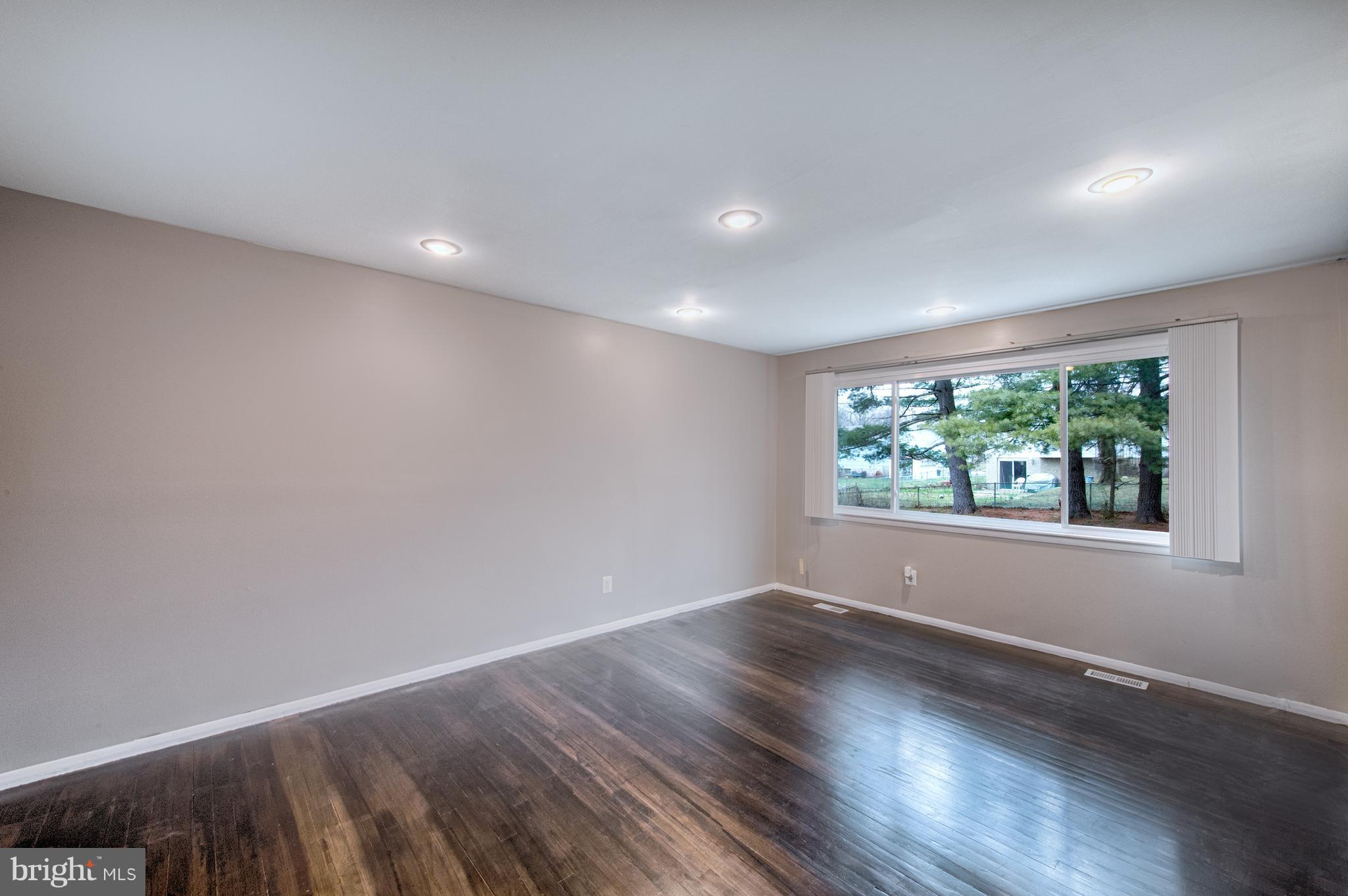 3302 Ben Valley Road Baltimore, MD 21244 - Photo 7 of 24 Family Room