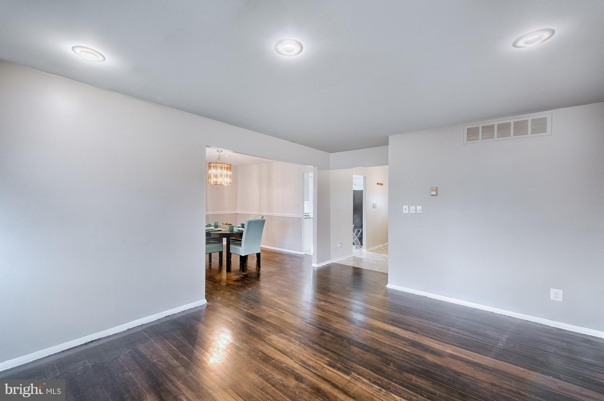 3302 Ben Valley Road Baltimore, MD 21244 - Photo 8 of 24 Family Room