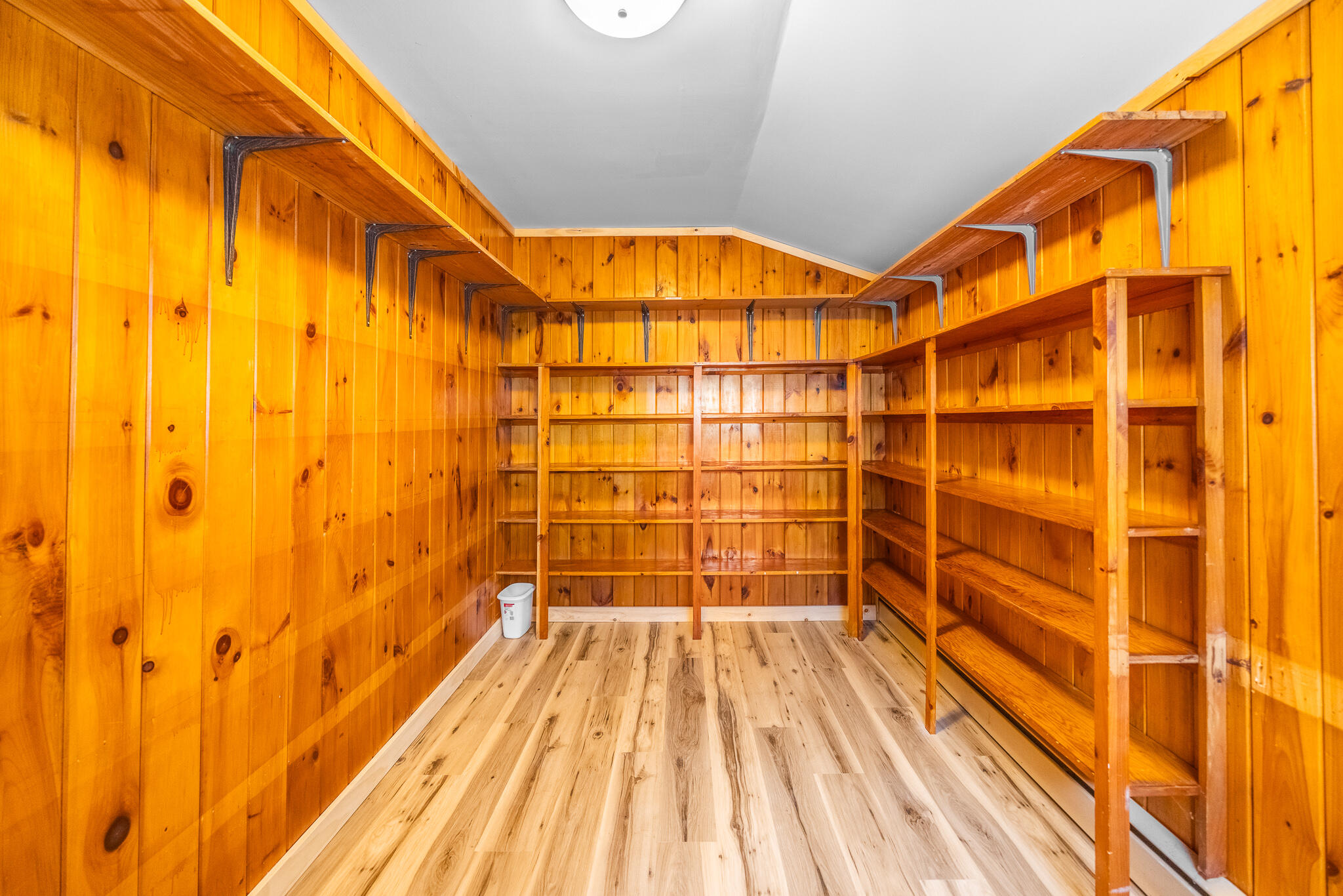 2 Averill Street Orono, ME 04473 - Photo 21 of 31 Library