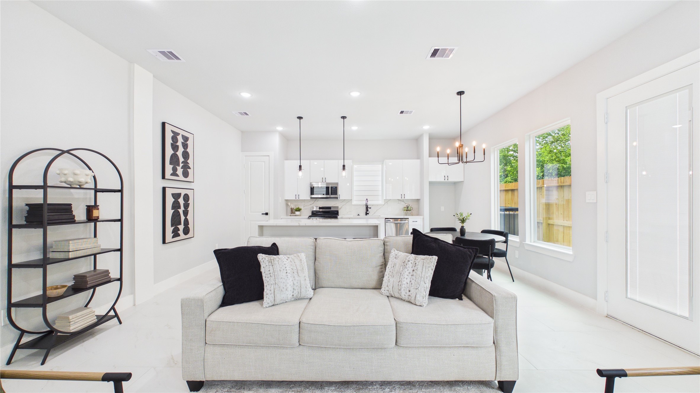 3748 Corder Street Houston, TX 77021 - Photo 6 of 31 Stylish finishes throughout home