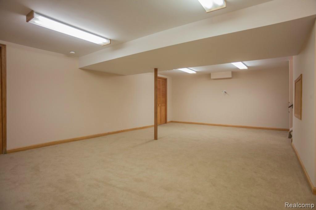 42419 Old Bridge Road Canton, MI 48188 - Photo 30 of 51 IMG_3462.jpg