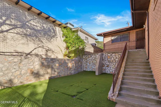 a view of a pathway of a building