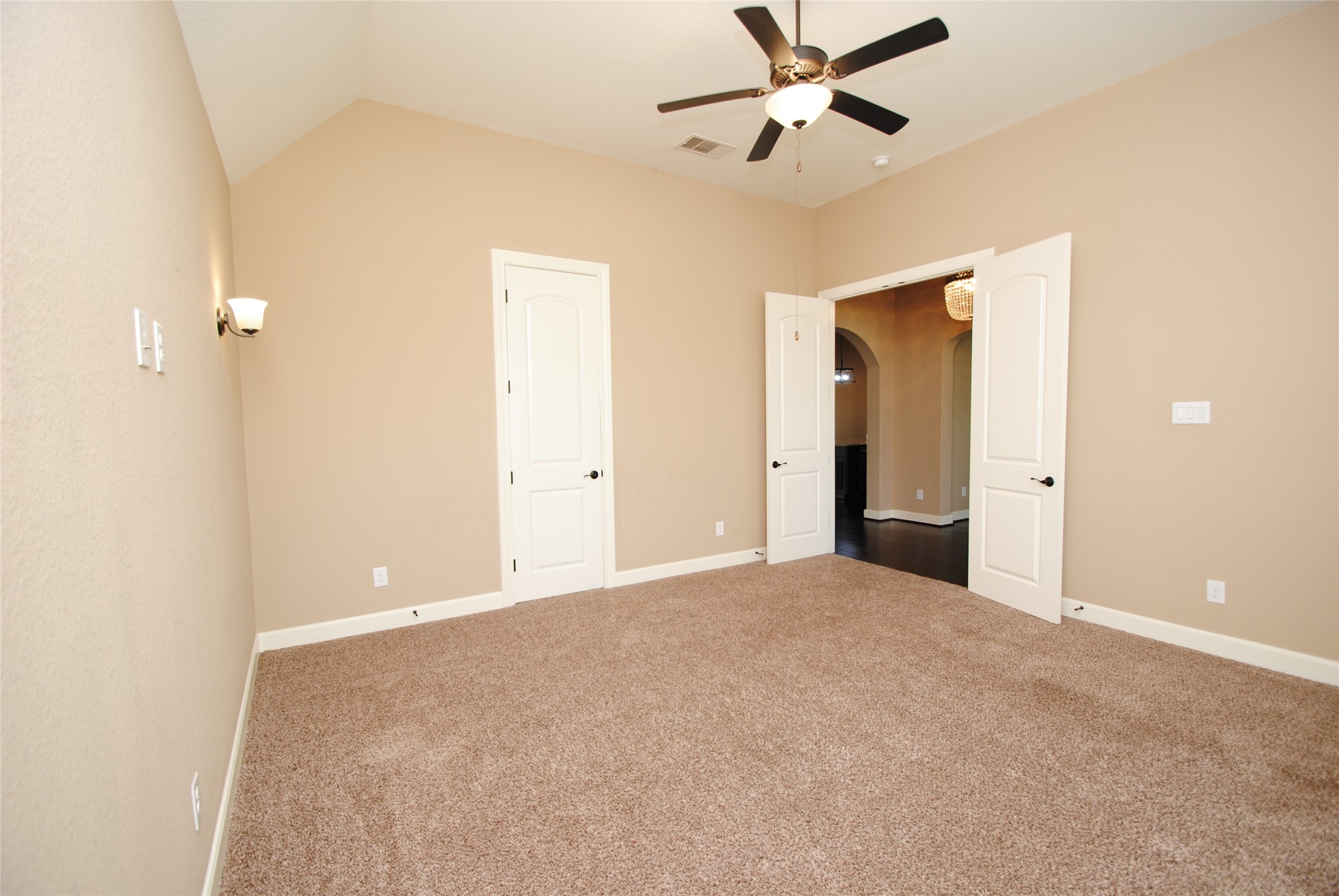 2803 Quartz Rdg Drive Rosharon, TX 77583 - Photo 20 of 44 Primary Suite
