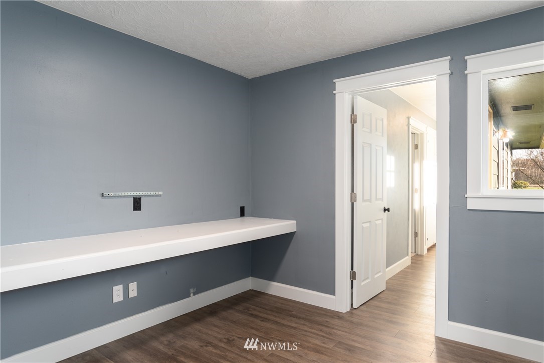 300 Gardner Road Burlington, WA 98233 - Photo 11 of 25 Gallery Image 11