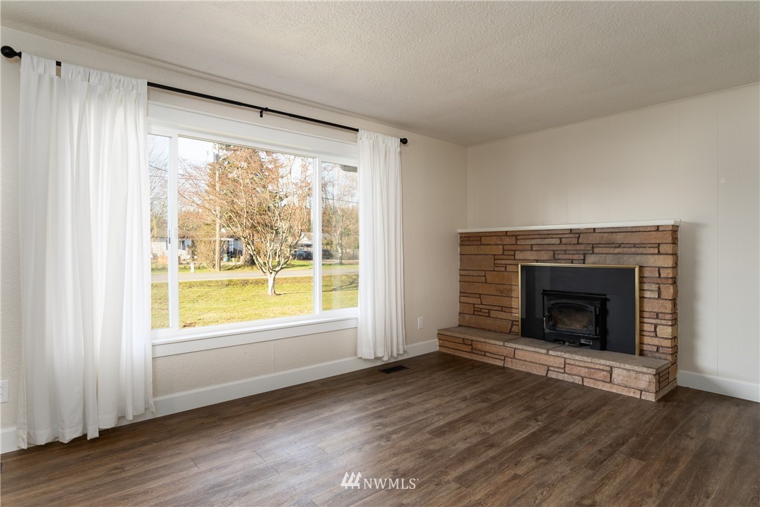 300 Gardner Road Burlington, WA 98233 - Photo 4 of 25 Gallery Image 4