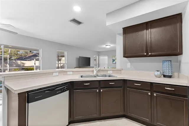 $469,950 | 1422 Trail Boss Lane, Brandon, FL 33511