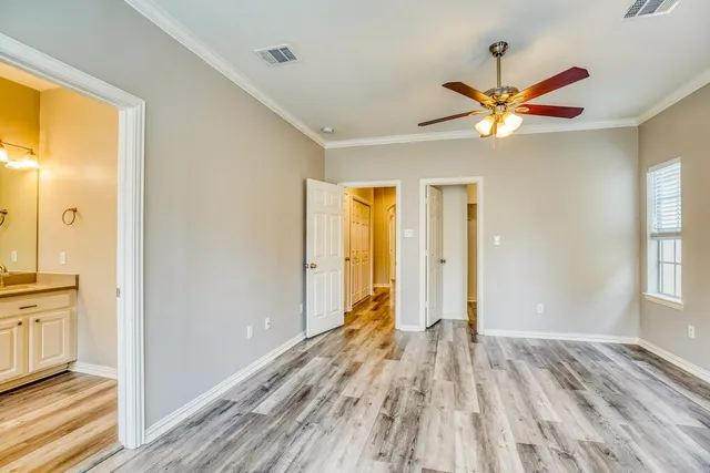 $2,080 | 7118 Turtle Lagoon Row, Houston, TX 77036