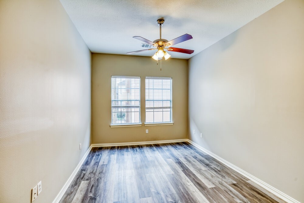 7118 Turtle Lagoon Row Houston, TX 77036 - Photo 15 of 17