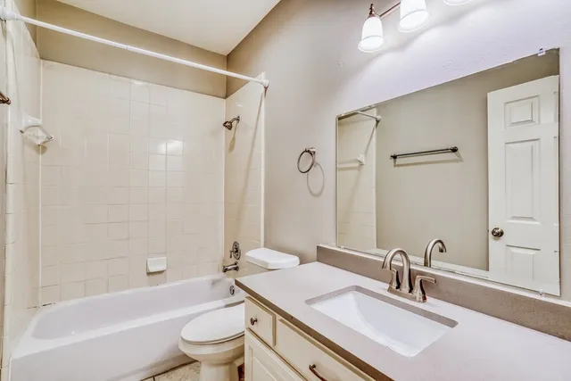 $2,080 | 7118 Turtle Lagoon Row, Houston, TX 77036