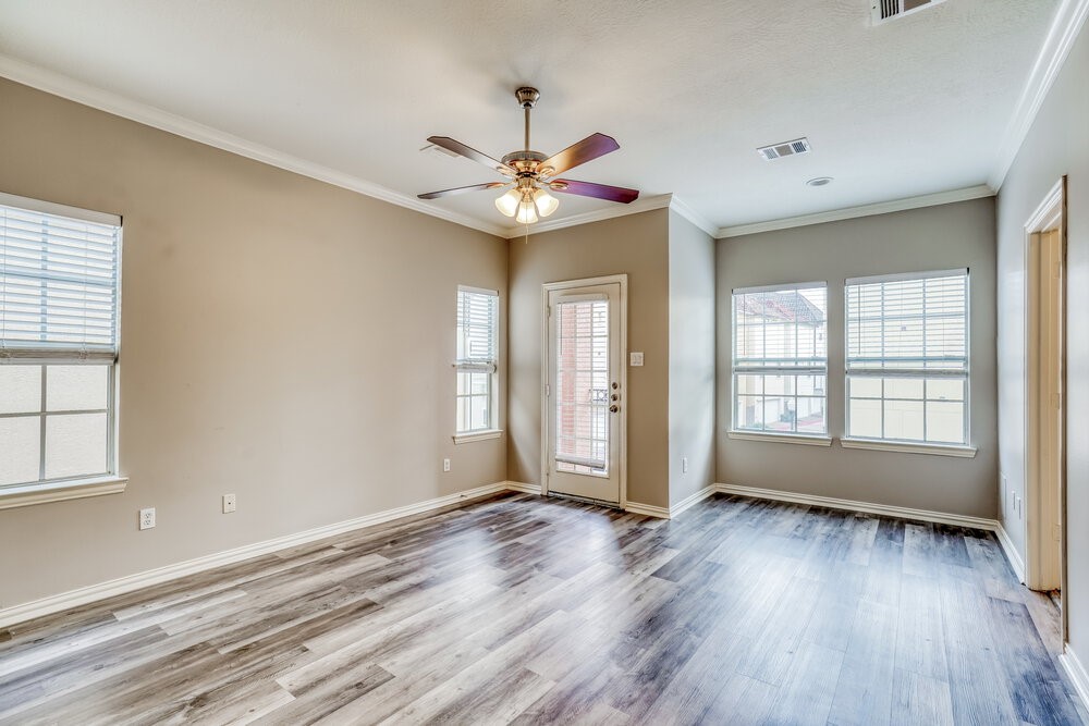 7118 Turtle Lagoon Row Houston, TX 77036 - Photo 10 of 17