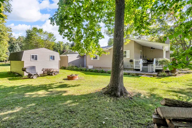$325,000 | 585 Norvell Beach Drive, Brooklyn, MI 49230