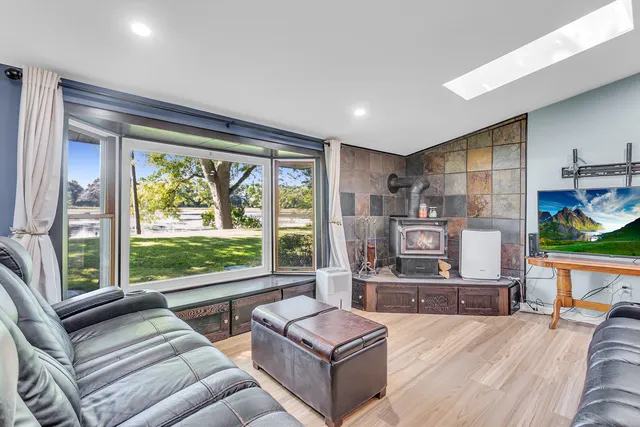 $325,000 | 585 Norvell Beach Drive, Brooklyn, MI 49230