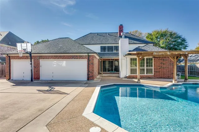 $869,000 | 6740 East Park Drive, Fort Worth, TX 76132