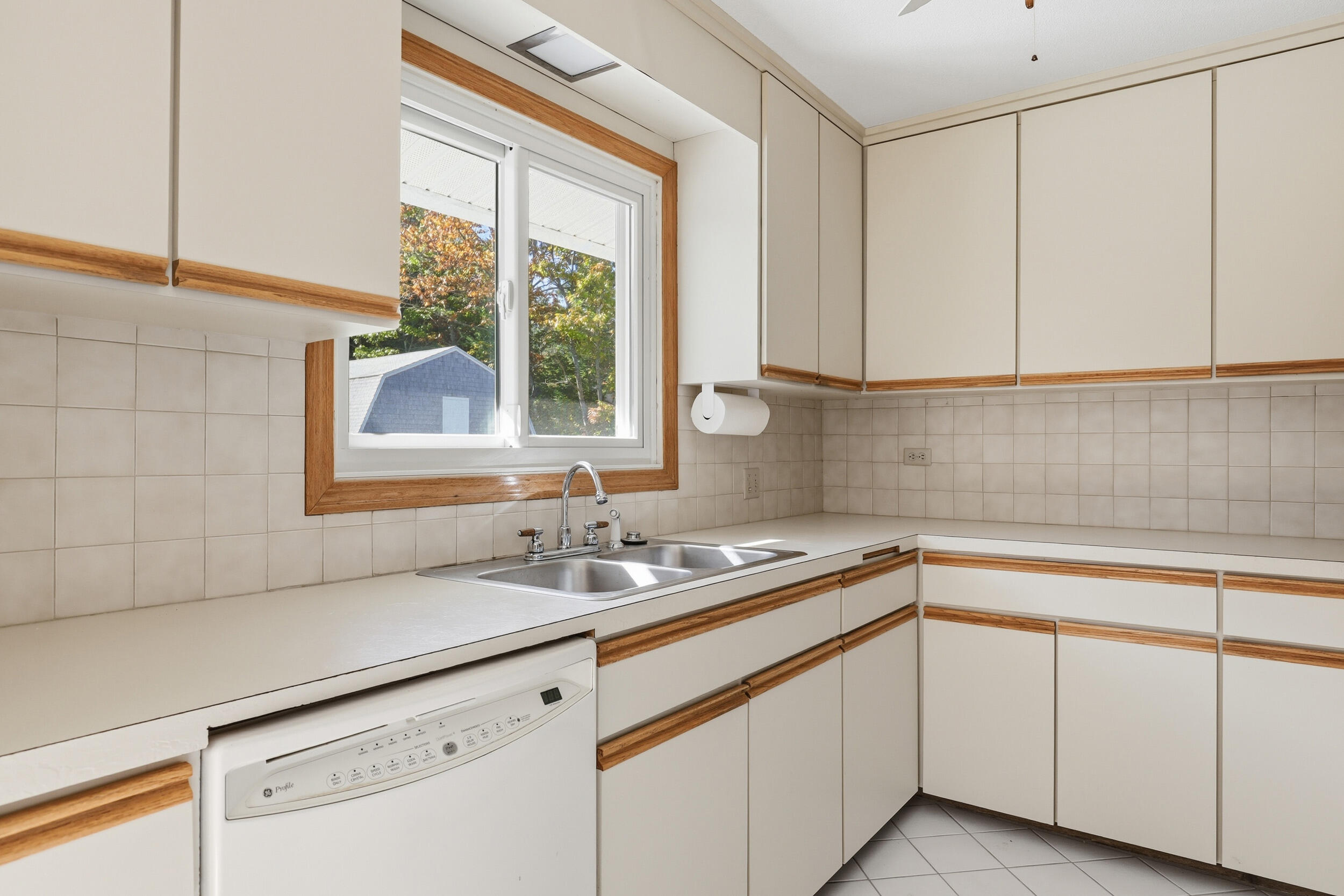 12 Malcolm Road York, ME 03909 - Photo 14 of 52 12_on the mark-et_029