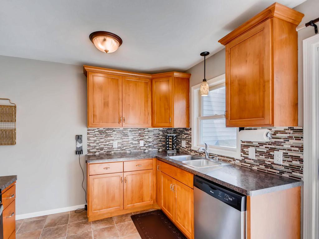 5036 Mayview Road Minnetonka, MN 55345 - Photo 8 of 28 Gallery Image 8