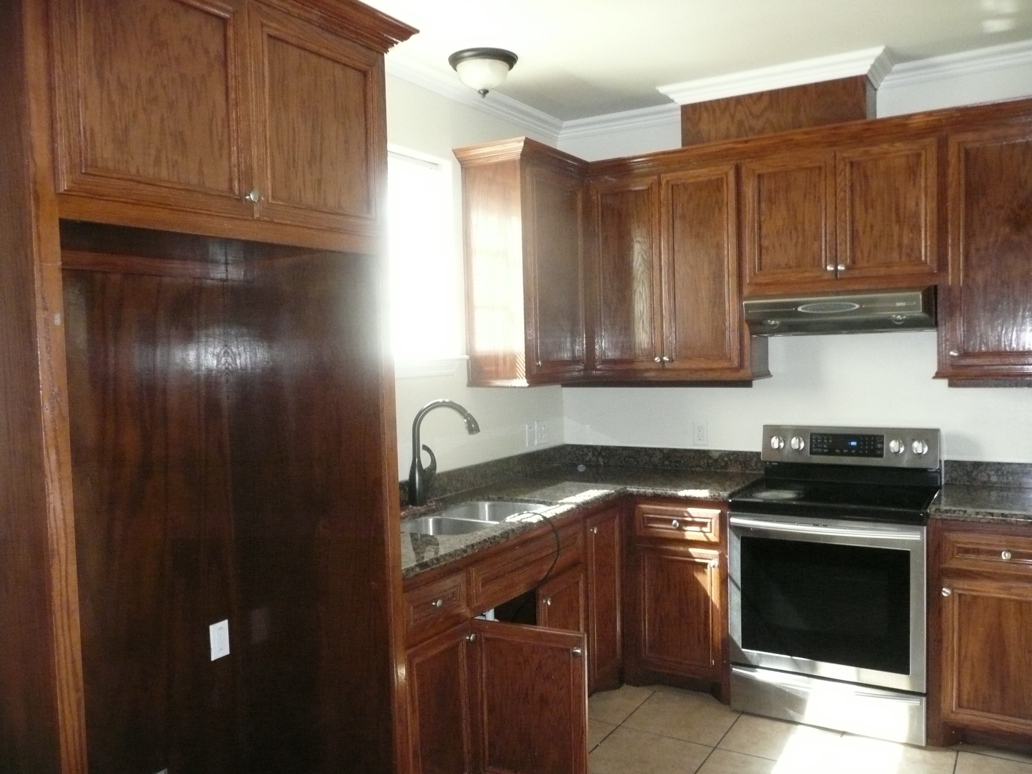 9505 Shoreham Street Houston, TX 77093 - Photo 10 of 13 Kitchen