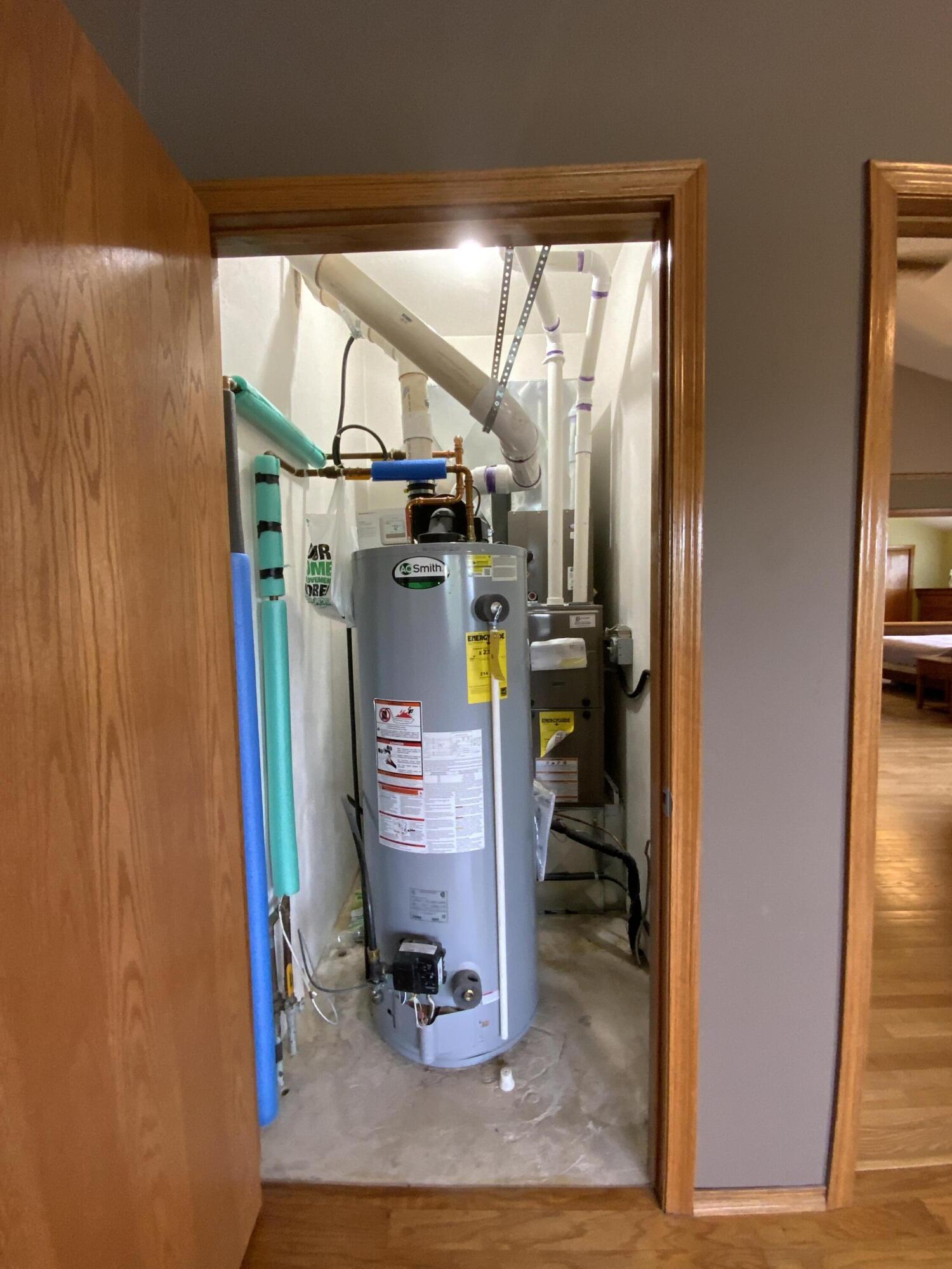 1807 Ridgeway Drive, Unit 38 De Pere, WI 54115 - Photo 26 of 39 hot water tank