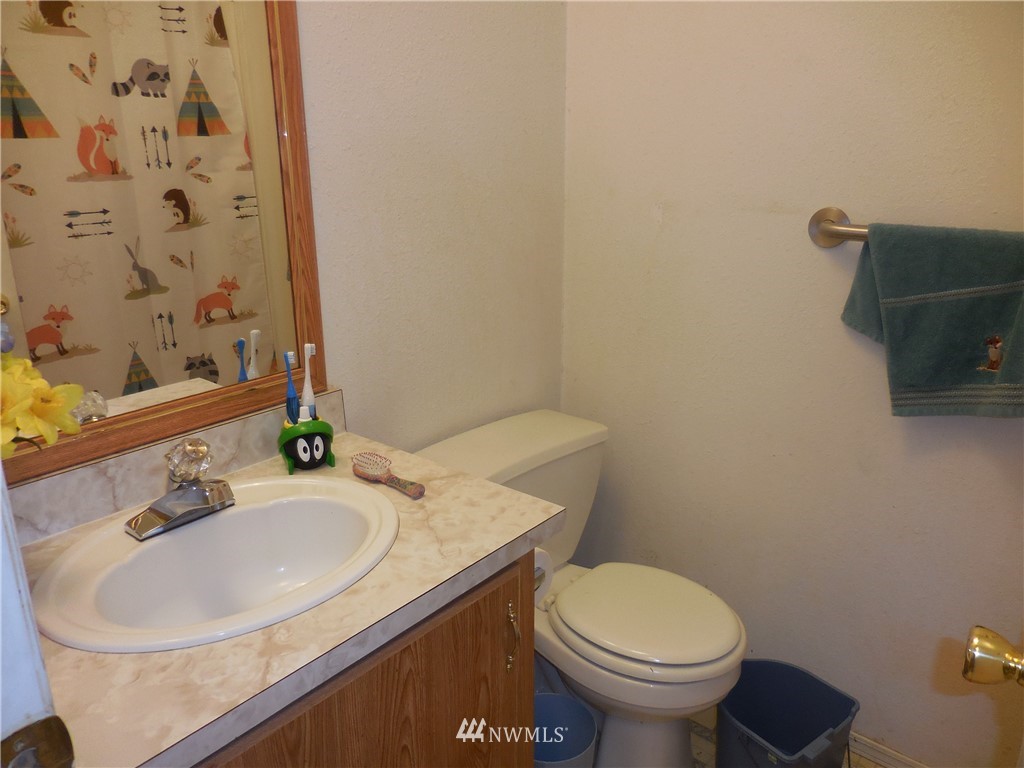 1474 Southeast Rose Road Port Orchard, WA 98367 - Photo 14 of 16 Gallery Image 14