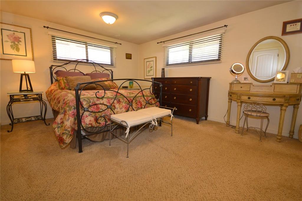 1139 Washington Road Pittsburgh, PA 15228 - Photo 10 of 23 Gallery Image 10