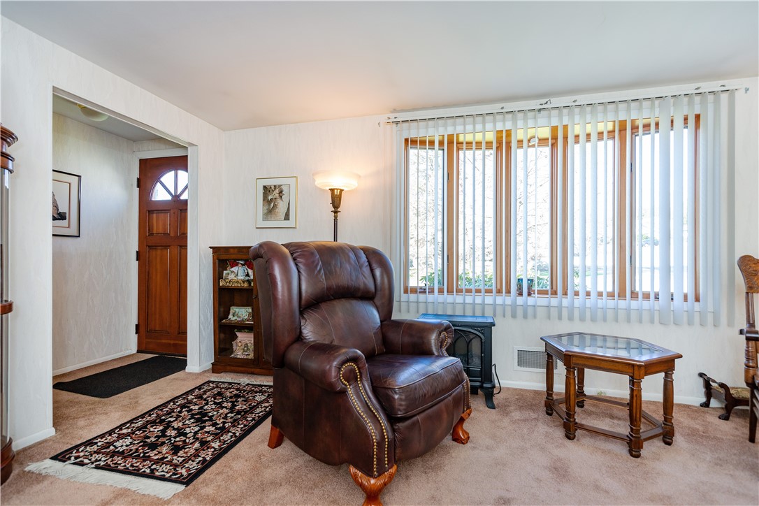 46 Viceroy Road Warwick, RI 02886 - Photo 5 of 43