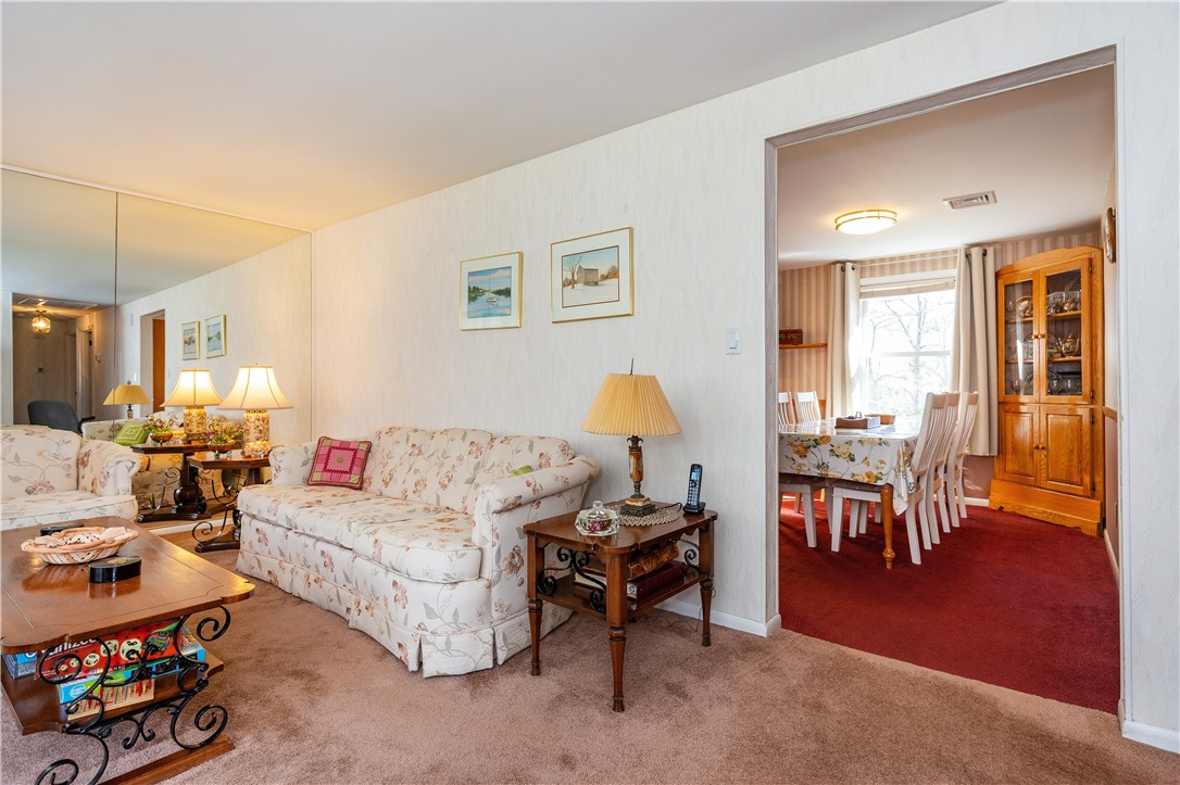 46 Viceroy Road Warwick, RI 02886 - Photo 7 of 43